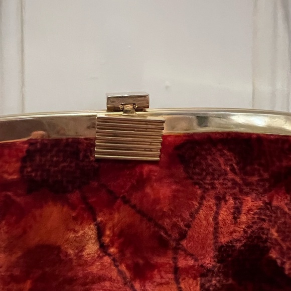 Vintage velvet floral clutch bag with optional shoulder strap - Picture 5 of 11